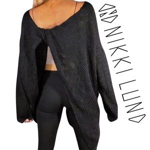 *BOUTIQUE* NIKKI LUND Reversible System‎ Sweater in Black